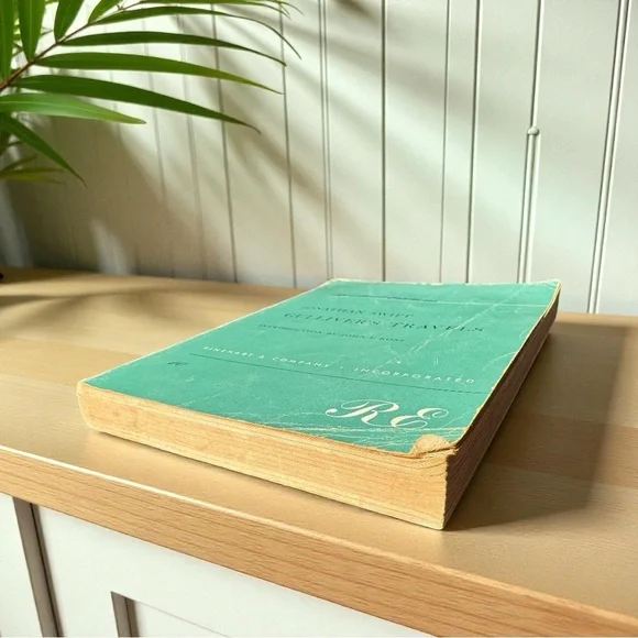 Gulliver’s Travels – Jonathan Swift (1952 Rinehart Edition, 5th Printing) - Picture 5 of 14